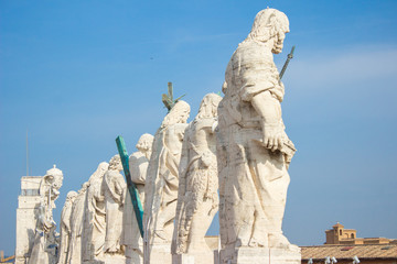 Obraz premium St. Peter's Square (in italian Basilica di San Pietro a Roma) Rome Italy