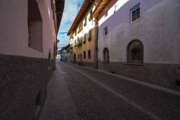 Obraz premium Architecture of Saint Poalo in the municipality of Appiano in Italian South Tyrol.