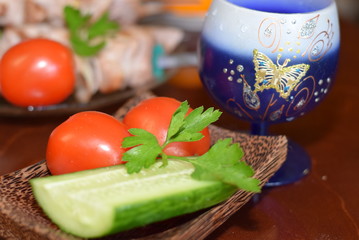 grilled pork cucumbers lettuce tomatoes bread