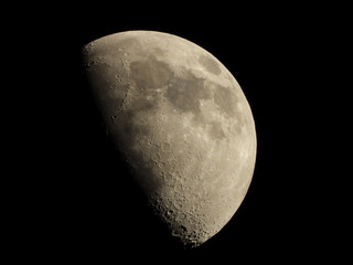 Moon Księżyc