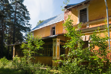 Fototapeta na wymiar The estate of the architect Khrenov in the Bologovsky district, the village of Zaklyuch'ye. Russia