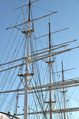 Mast and ropes