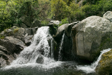 Paisaje de San Luis, Argentina. Monta&ntilde;as cielo y arroyos.