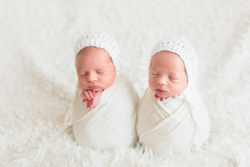  twins. newborn boys twins. newborn photo shoot