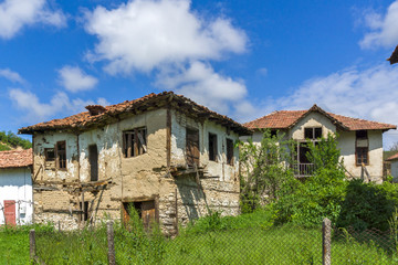 Fototapeta na wymiar Old houses from the nineteenth century in Zlatolist, Bulgaria