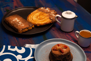 Chocolate cake whit sweet bread