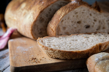 
Fresh sliced ​​bread on a wooden table