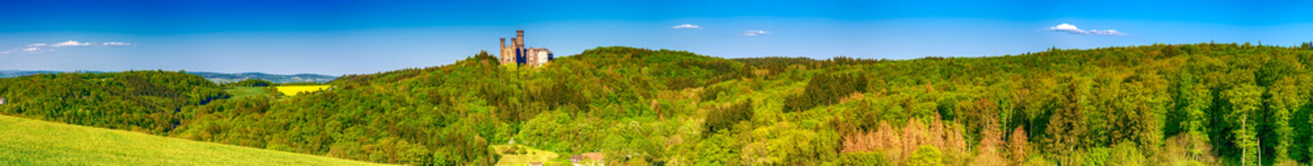 Schloss Schaumburg im Taunus über Balduinstein an der Lahn, Rheinland-Pfalz, Deutschland