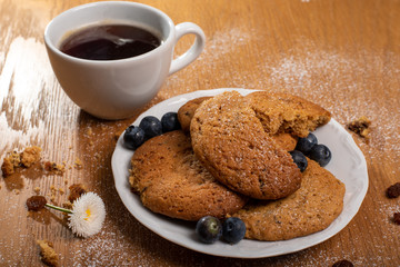 caramel dulche de lece cookies with coffee