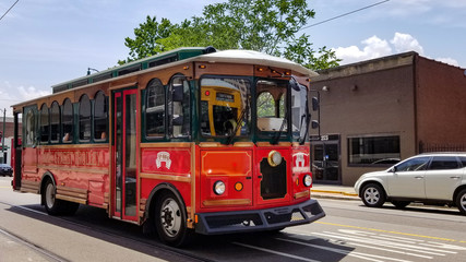 Fototapeta na wymiar Red trolley in Memphis, Tennessee