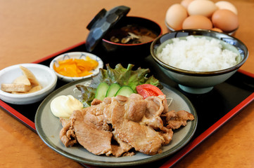 豚生姜焼き定食