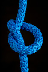Plain sailing knot. Weave a thick rope.