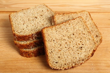 Sliced bread on cutting board