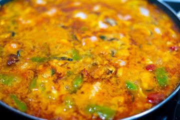 PAELLA VALENCIANA ESPAÑOLA MIXTA PREPARACION COCINA TRADICIONAL VERDURAS GARRAFOT