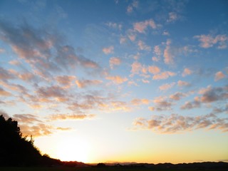 日本の田舎の風景　9月　夕焼雲