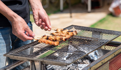 家の庭でbbq