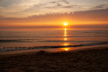 wschód słońca nad Bałtykiem