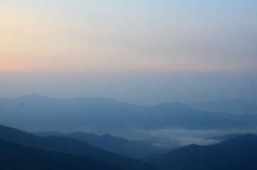 Obraz na płótnie Canvas fog over the mountains