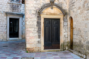 Fototapeta na wymiar The narrow street of the authentic old town of Kotor, Montenegro.