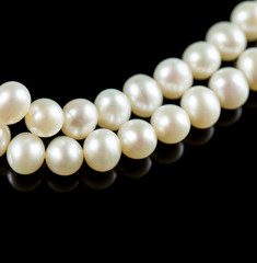 close-up macro photo pearl diamond necklace