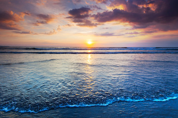 Obraz premium Amazing sunset from Bali beach
