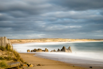 Plage et rocher d'Erdeven (Morbihan) en pose longue © David Benoit