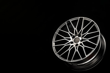 black alloy wheels, aluminum disc sport with a carbon fiber cover. Light weight and modern cool...