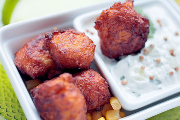 Petits beignets de Maïs au tzatziki