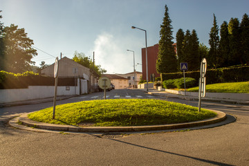 Naklejka premium Estrada vazia devido à pandemia do coronavirus