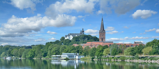 Fototapeta na wymiar Panorama von Plön in der Holsteinischen Schweiz,Schleswig Holstein,Deutschland