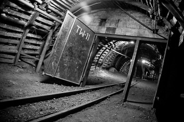 Obraz premium Chodnik z polskiej kopalni węglą kamiennego.