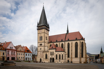 Naklejka na ściany i meble St. Aegidius Basilica in the center of the main square of Bardejov, Slovakia. The town Bardejov is UNESCO World Heritage Site
