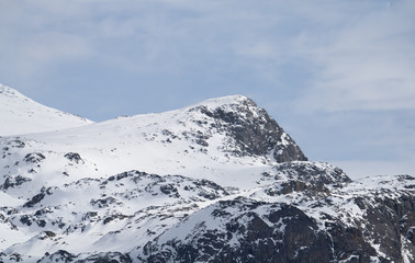 Szczyty górskie pokryte śniegiem w Hemsedal w Norwegii