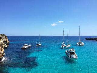 Obraz premium Yachts in bay - Mallorca