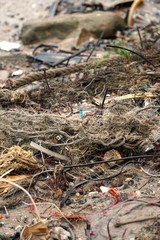 contaminado suciedad basura roto puerto manchado 