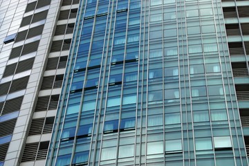 Fototapeta na wymiar huge office building in singapore