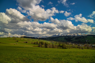 Fototapeta na wymiar Panorama na Tatry z Dzianisza - z Magury Witowskiej