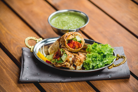  Kati roll traditional indian cuisine sauce  towel kitchen cafe restaurant topping
