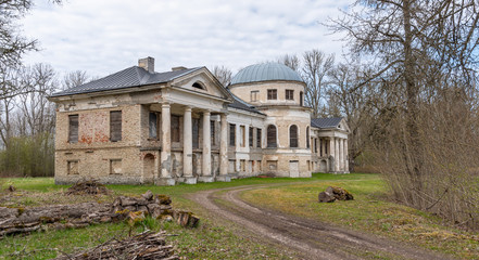 Fototapeta na wymiar ruins of manor europe estonia