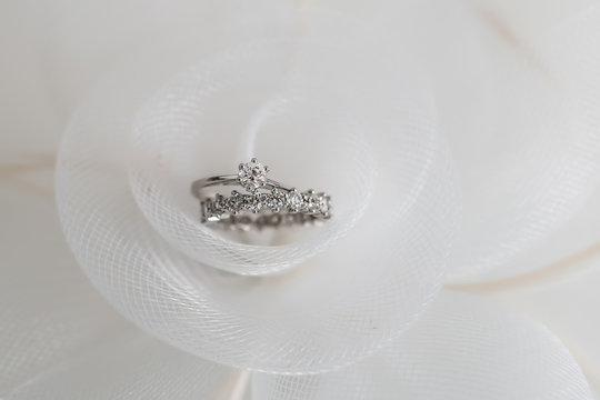 white gold wedding rings