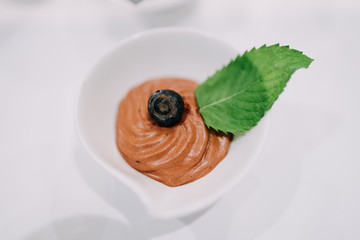 photo of tomato sous in a bowl