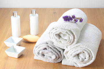 Obraz na płótnie Canvas toallas limpias para hoteles, gimnasios, spa.