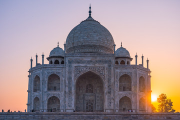 Fototapeta na wymiar World wonder Taj Mahal at sunrise 