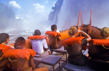 Argentina; Cascadas; Cataratas; Misiones; Parque Nacional Iguazu; Rio Iguazu; Saltos; Triple...