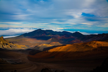 Fototapeta na wymiar Sunset Maui Haleakala