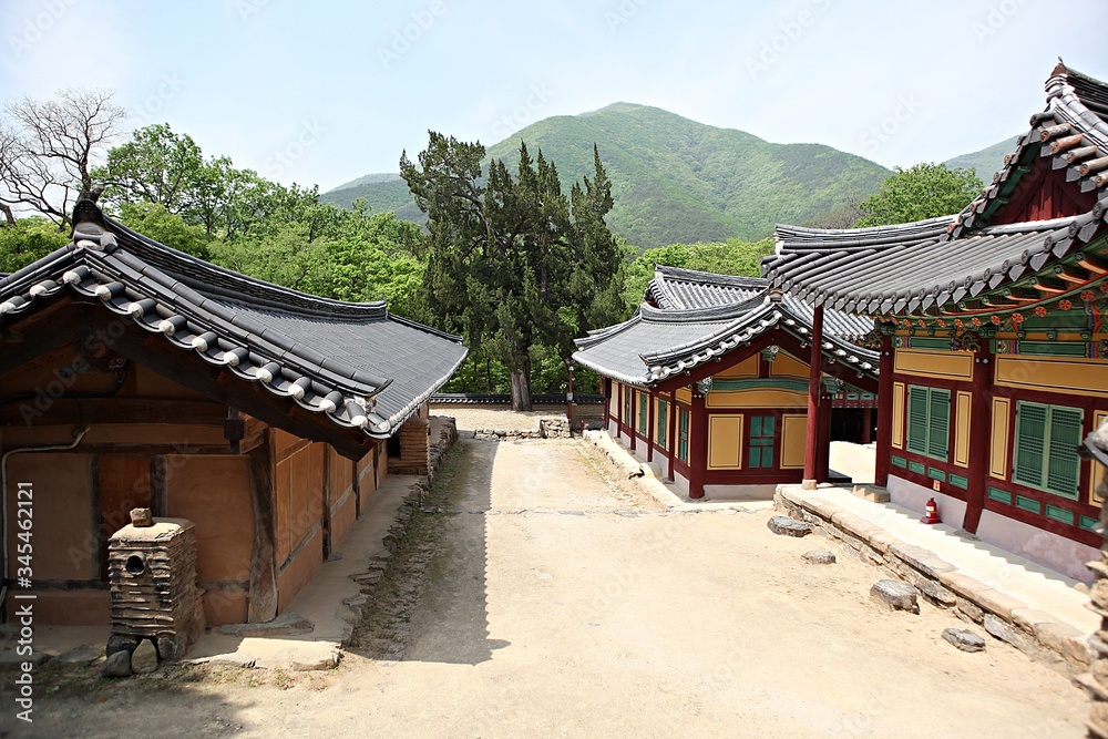 Wall mural 한국 경북 포항시 옥산서원 입니다