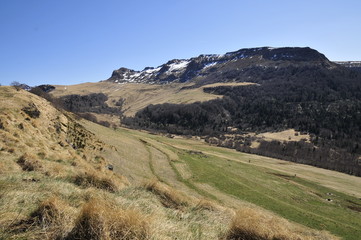 Fototapeta na wymiar Montagnes Cantal Auvergne