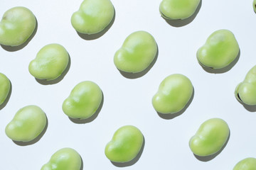 美味しそうなそら豆　（別名、ノラマメ、ナツマメ、テンマメ、シガツマメ、コヤマメ、学名： Vicia faba）