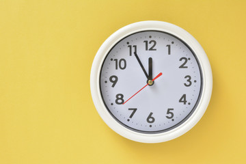  White clock
