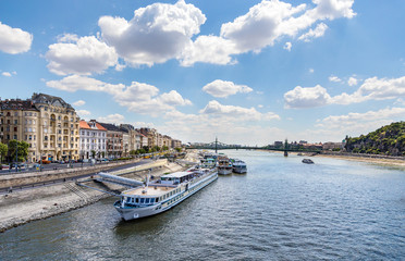 Obraz premium Beautiful view of the Danube river with ships at the moorings. Budapest, Hungary.
